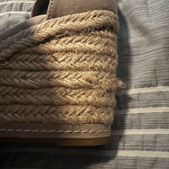 Universal Thread Wedge - Picture 2 of 4